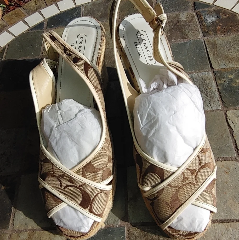 NEW AUTHENTIC VINTAGE COACH SIGNATURE C WEDGE SHOES SIZES 8 & 11